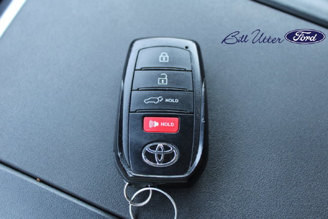 Used 2025 Toyota Highlander XSE AWD/4WD image 28
