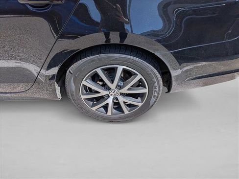 Used 2017 Volkswagen Jetta SE FWD image 8