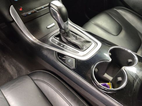 Used 2017 Ford Edge Titanium w/ Technology Package image 26