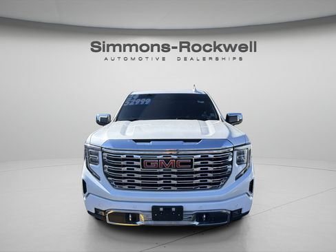 Used 2024 GMC Sierra 1500 Denali w/ Technology Package AWD/4WD image 7