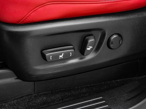 Used 2022 Lexus GX 460 Premium w/ Premium Package image 29