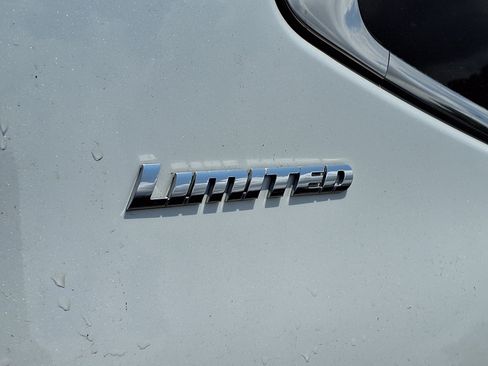Used 2024 Toyota Tundra Limited AWD/4WD image 10