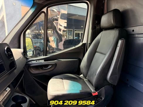 Used 2019 Mercedes-Benz Sprinter 2500 image 20
