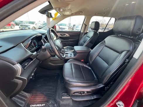Used 2018 Chevrolet Traverse LT image 18