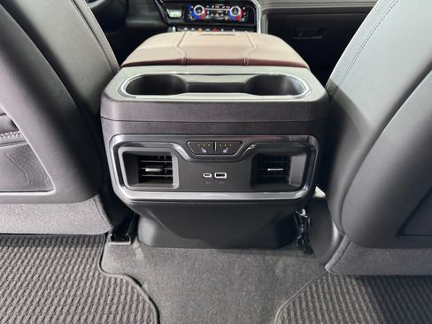 Certified 2024 GMC Sierra 2500 Denali Ultimate w/ Snow Plow Prep/Camper Package AWD/4WD image 28