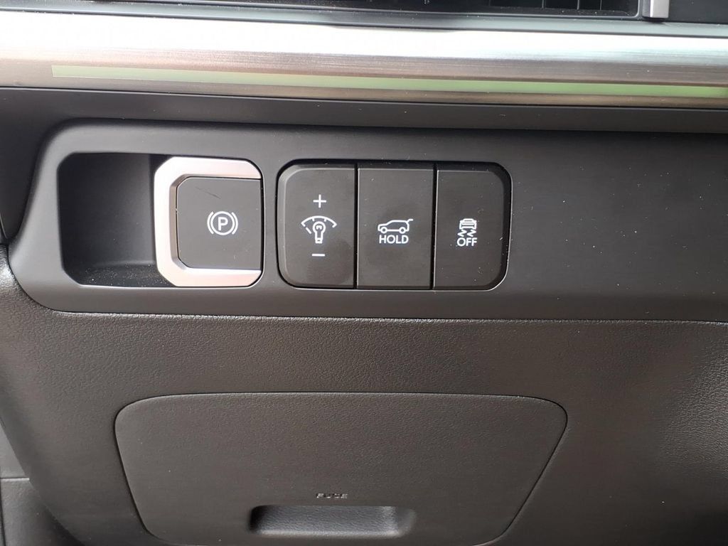 Certified 2026 Hyundai Santa Fe Limited AWD/4WD image 17