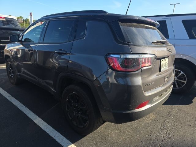 Used 2024 Jeep Compass Latitude w/ Altitude Special Edition AWD/4WD image 10