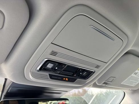 New 2026 Lincoln Nautilus Premier w/ Jet Appearance Package AWD/4WD image 32