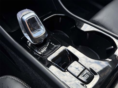 Certified 2026 Volvo XC40 B5 Plus w/ Protection Package Premier image 8