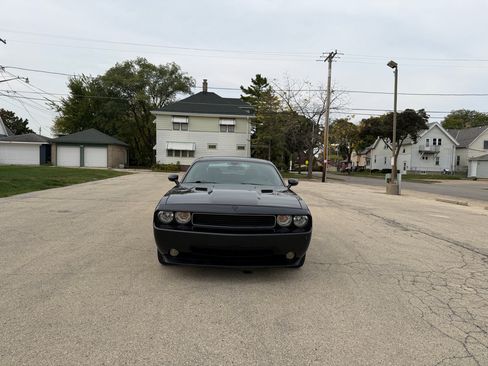 Used 2010 Dodge Challenger R/T image 2