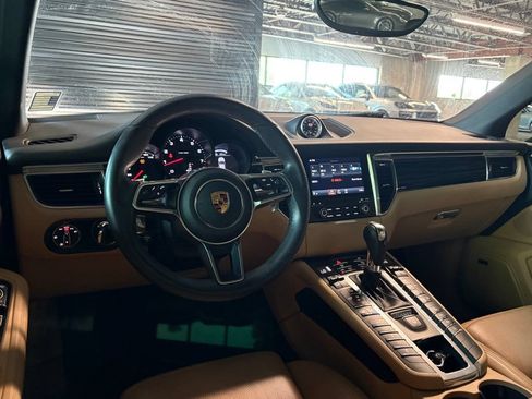 Used 2018 Porsche Macan Sport Edition AWD/4WD image 14