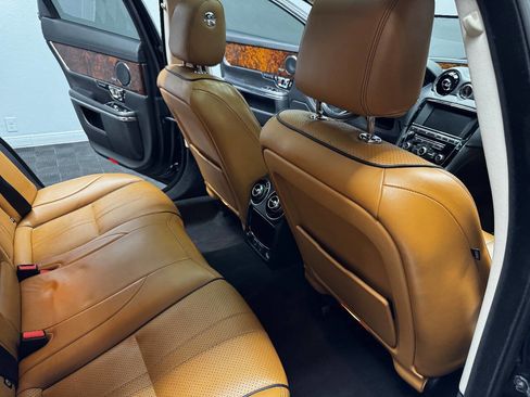 Used 2016 Jaguar XJ R-Sport image 47