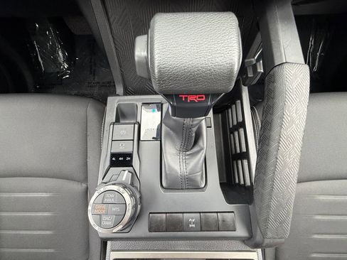 Used 2024 Toyota Tacoma TRD Off-Road image 13