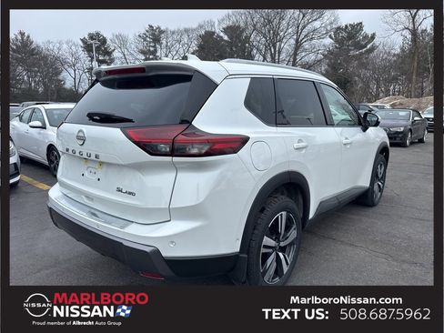 Certified 2025 Nissan Rogue SL w/ Tech Package image 7