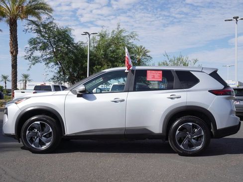 Certified 2025 Nissan Rogue SV AWD/4WD image 2