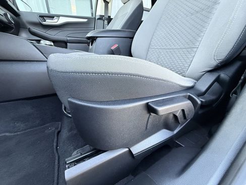 Used 2021 Ford Escape SE image 23