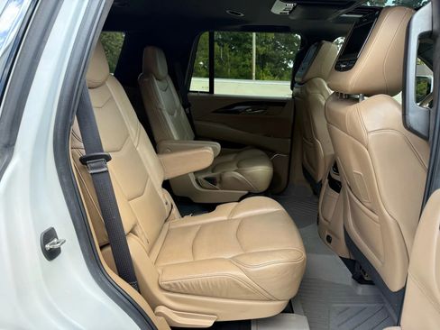Used 2019 Cadillac Escalade Platinum image 50