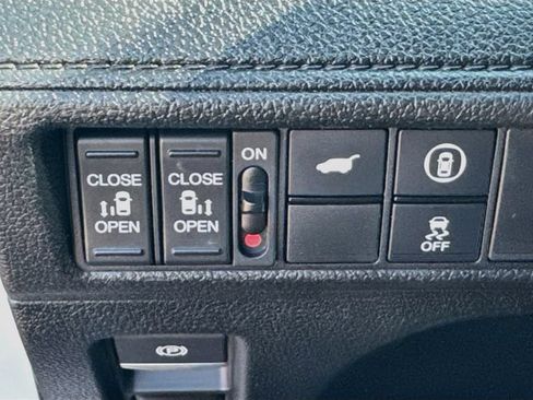 Used 2024 Honda Odyssey EX-L image 13