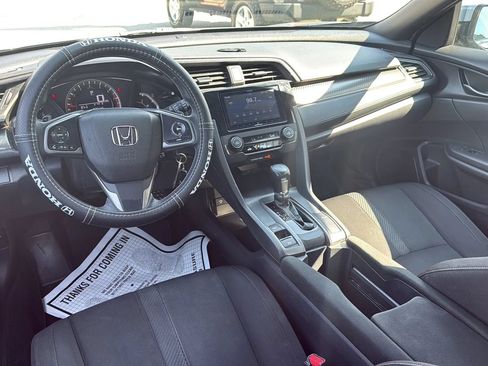 Used 2017 Honda Civic Sport image 10
