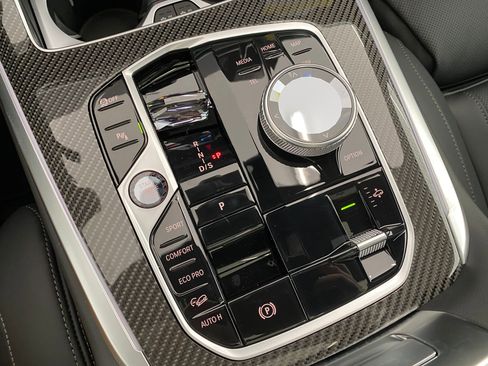 New 2026 BMW X7 M60i w/ Executive Package image 18