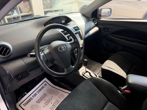Used 2012 Toyota Yaris Sedan FWD image 7