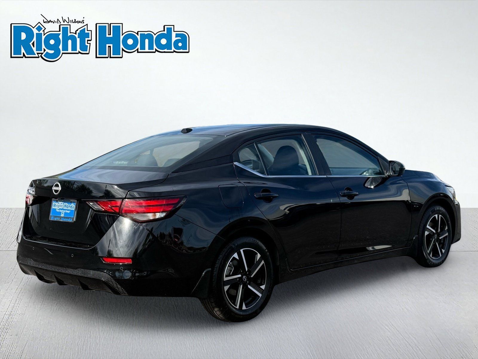 Used 2025 Nissan Sentra SV FWD image 8