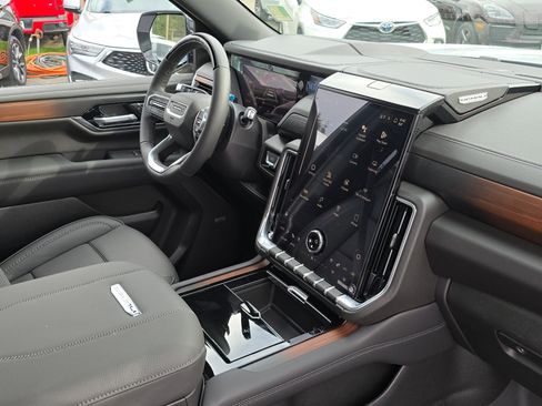 New 2026 GMC Yukon Denali w/ Denali Reserve Package AWD/4WD image 10