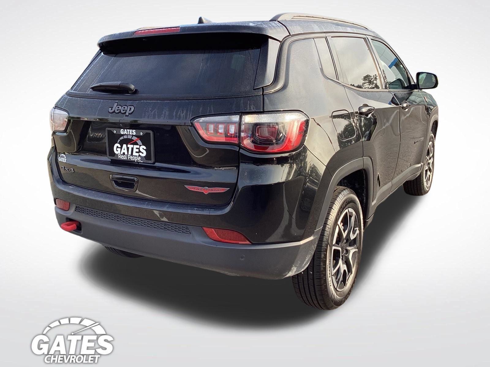 Used 2024 Jeep Compass Trailhawk AWD/4WD image 9