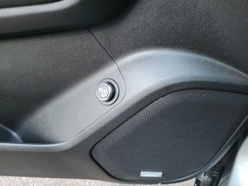 Used 2023 GMC Acadia AT4 image 39