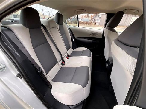 Used 2025 Toyota Corolla LE image 21