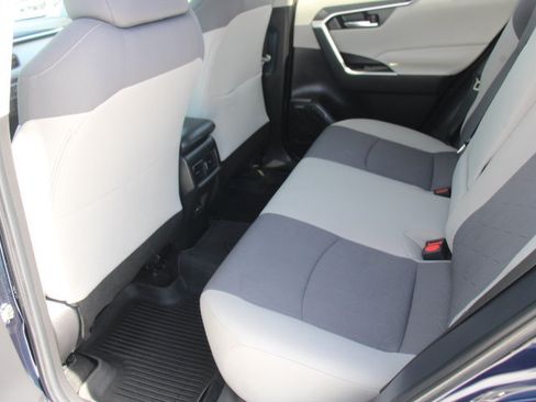 Certified 2022 Toyota RAV4 XLE w/ Convenience Package FWD image 14