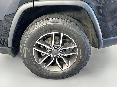 Used 2020 Jeep Grand Cherokee Limited AWD/4WD image 32