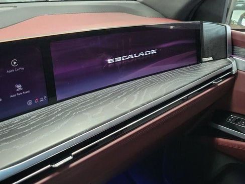 Certified 2025 Cadillac Escalade Premium Luxury RWD image 25