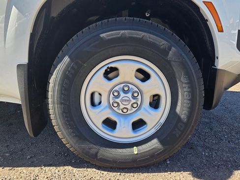 New 2026 Nissan Frontier S image 9