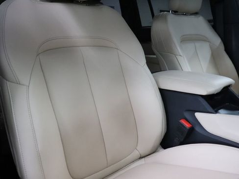 Used 2025 Jeep Grand Cherokee Limited image 27