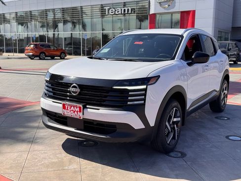 New 2026 Nissan Kicks SV FWD image 4