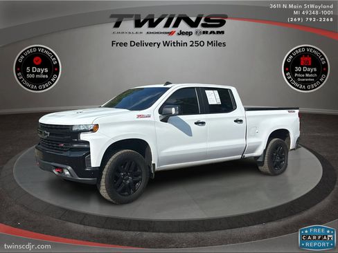 Used 2022 Chevrolet Silverado 1500 LT Trail Boss w/ LT Trail Boss Premium Package image 9