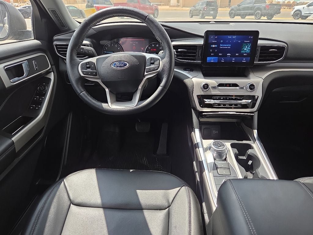 Used 2024 Ford Explorer XLT w/ Equipment Group 202A AWD/4WD image 19