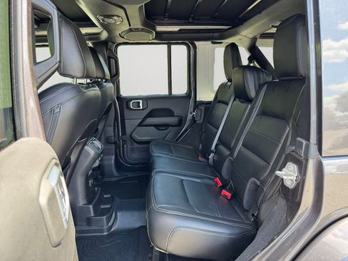 Used 2021 Jeep Wrangler Unlimited Sahara AWD/4WD image 15