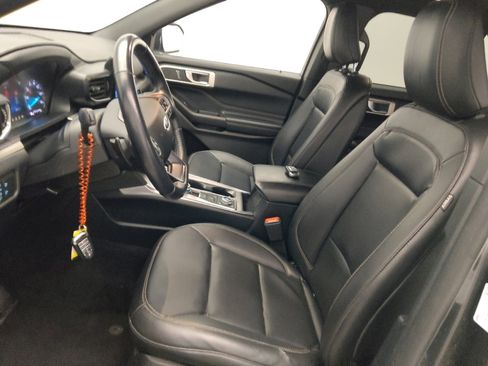 Used 2020 Ford Explorer XLT w/ Equipment Group 202A image 17