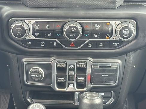 Used 2021 Jeep Wrangler Unlimited Sahara w/ LED Lighting Group AWD/4WD image 24