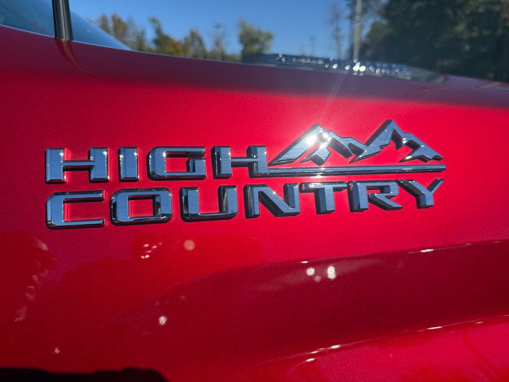 Used 2025 Chevrolet Silverado 2500 High Country w/ High Country Premium Package AWD/4WD image 23