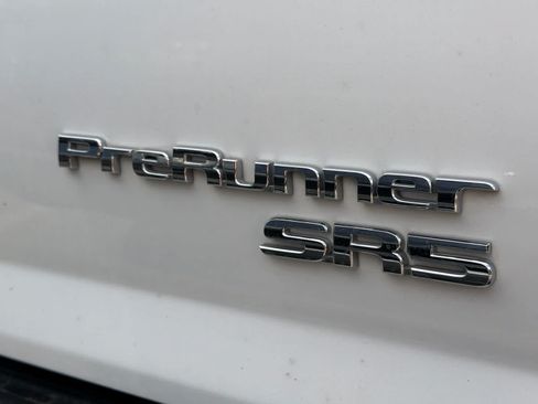 Used 2014 Toyota Tacoma PreRunner w/ SR5 Package RWD image 9