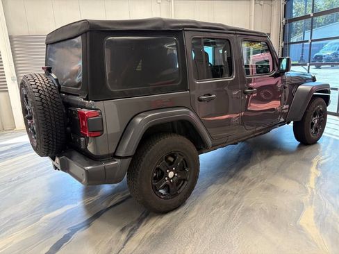 Used 2018 Jeep Wrangler Unlimited Sport S AWD/4WD image 25