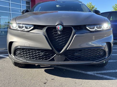 Certified 2024 Alfa Romeo Tonale Ti AWD/4WD image 13