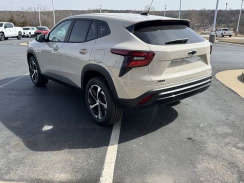 New 2026 Chevrolet Trax RS image 3