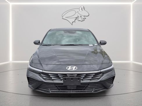 Used 2026 Hyundai Elantra SEL Sport Premium image 2