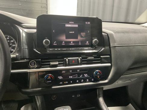 Used 2022 Nissan Pathfinder S AWD/4WD image 23