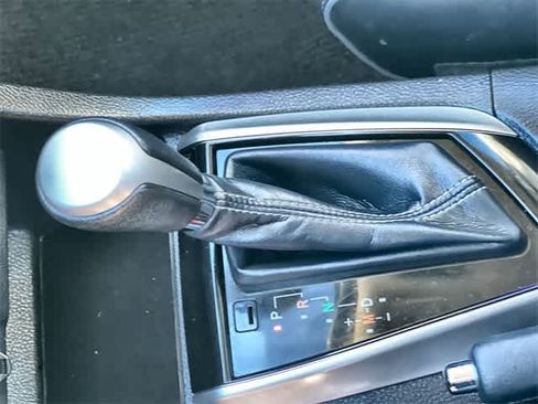 Used 2014 Toyota Corolla S image 16