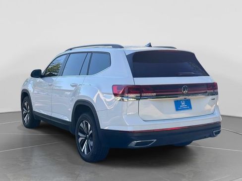 Used 2024 Volkswagen Atlas SE AWD/4WD image 6